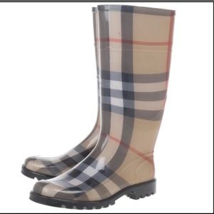 Authentic Burberry rain boots size 6